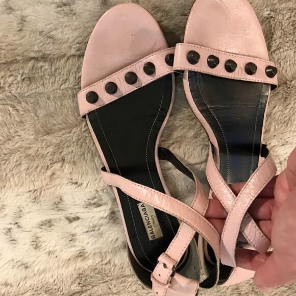 : : BALENCIAGA Studded Strappy Flat Sandals : : - Picture 8 of 8
